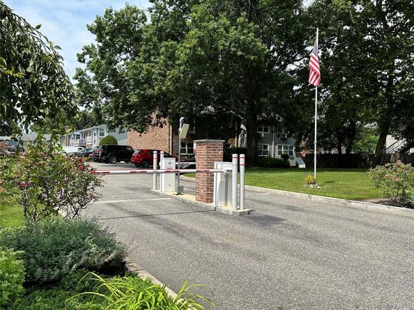 63 Fairharbor Drive 63, Patchogue NY 11772