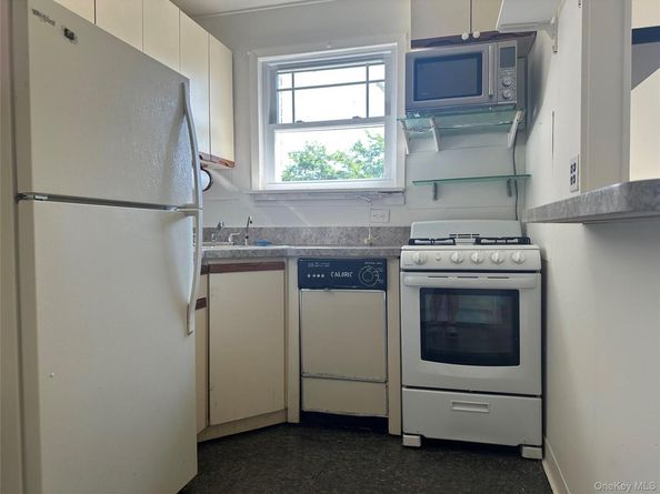 63 Fairharbor Drive 63, Patchogue NY 11772