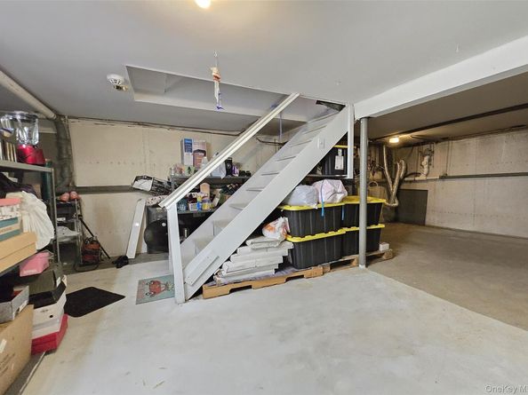 10 Hyde Lane, Coram NY 11727