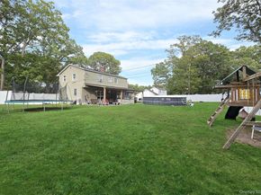 10 Hyde Lane, Coram NY 11727