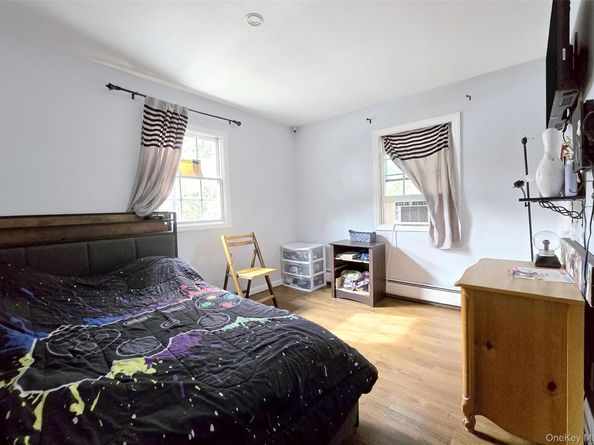 10 Hyde Lane, Coram NY 11727