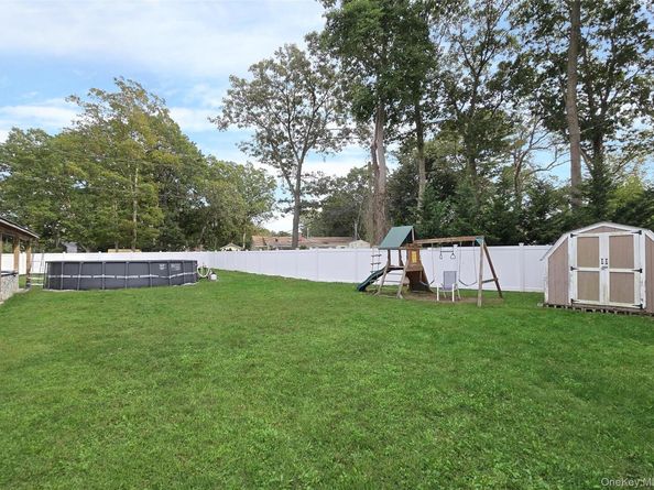 10 Hyde Lane, Coram NY 11727