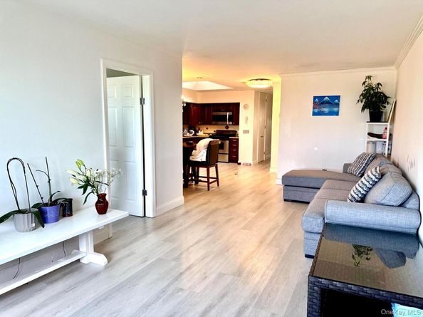 20607 Emily Road 3, Bayside NY 11360
