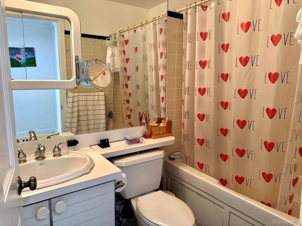 20607 Emily Road 3, Bayside NY 11360