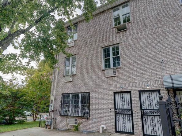 1056 E 215th Street, Bronx NY 10469