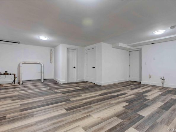 1056 E 215th Street, Bronx NY 10469