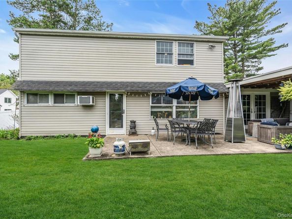 29 Crystal Lane, Westbury NY 11590