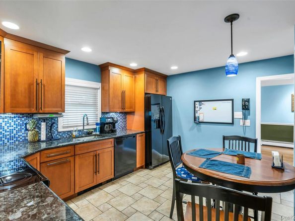 29 Crystal Lane, Westbury NY 11590