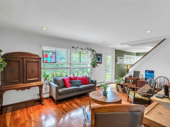29 Crystal Lane, Westbury NY 11590