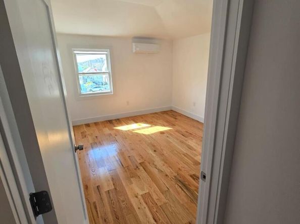 453 Beach 45 st, Far Rockaway NY 11691