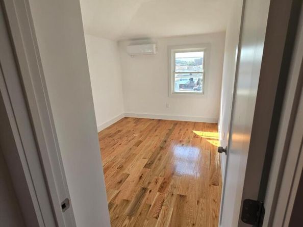 453 Beach 45 st, Far Rockaway NY 11691