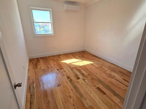 453 Beach 45 st, Far Rockaway NY 11691