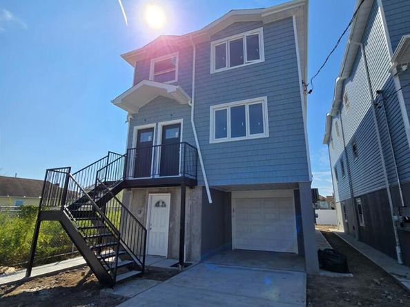 453 Beach 45 st, Far Rockaway NY 11691