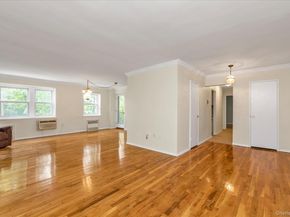 30 Pearsall Avenue 2F, Glen Cove NY 11542