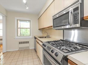 30 Pearsall Avenue 2F, Glen Cove NY 11542