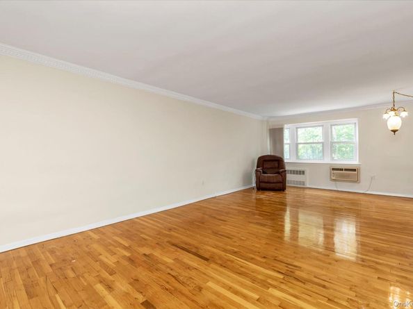 30 Pearsall Avenue 2F, Glen Cove NY 11542