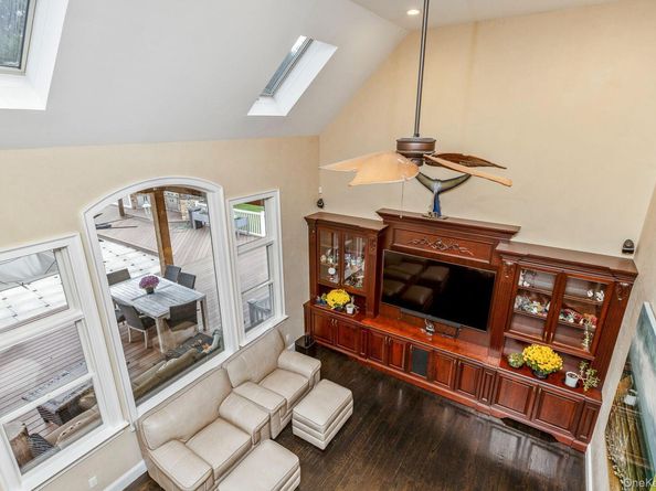 Undisclosed Address #930685, Manorville NY 11949