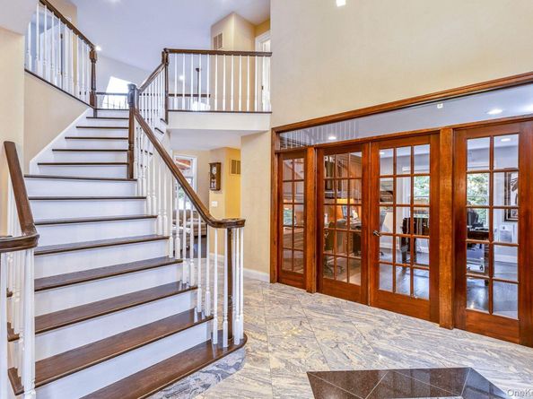 Undisclosed Address #930685, Manorville NY 11949