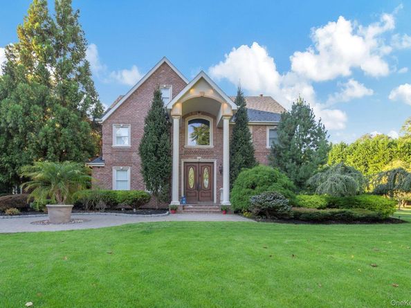 Undisclosed Address #930685, Manorville NY 11949