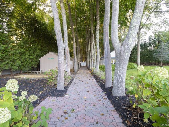 Undisclosed Address #930685, Manorville NY 11949