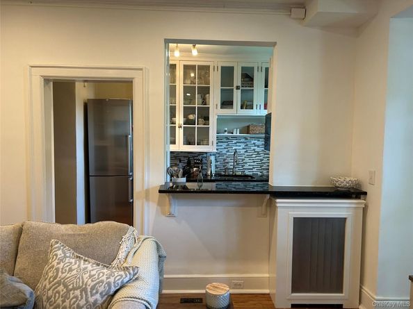 56 Pondfield Road W 4A, Bronxville NY 10708