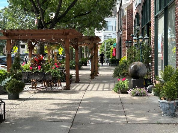 56 Pondfield Road W 4A, Bronxville NY 10708