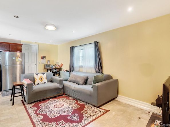 22235 Davenport Avenue, Queens Village NY 11428