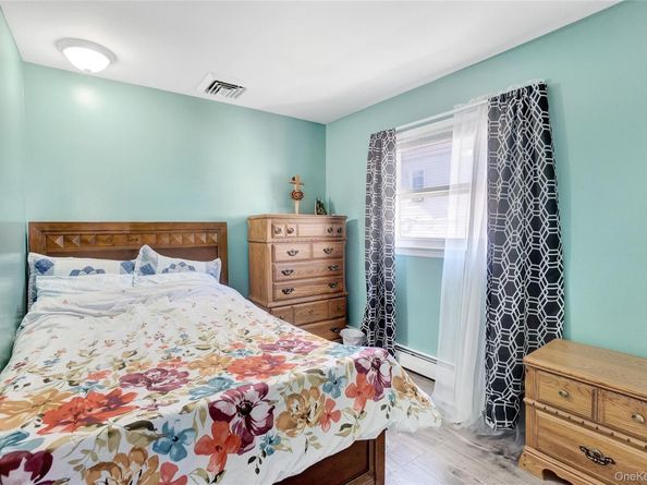 22235 Davenport Avenue, Queens Village NY 11428