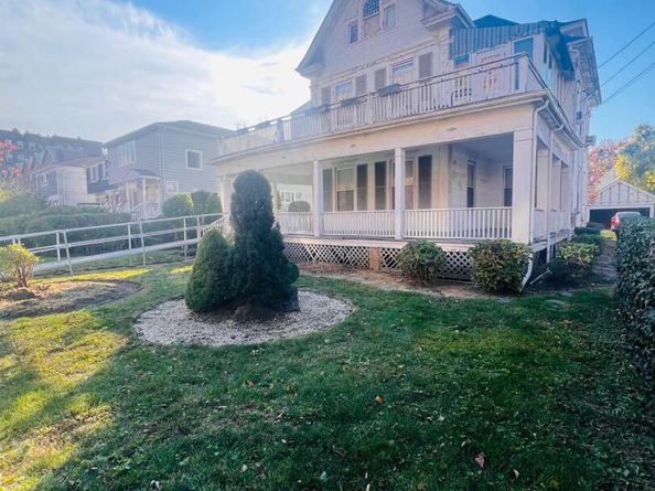 1047 Neilson Street, Far Rockaway NY 11691