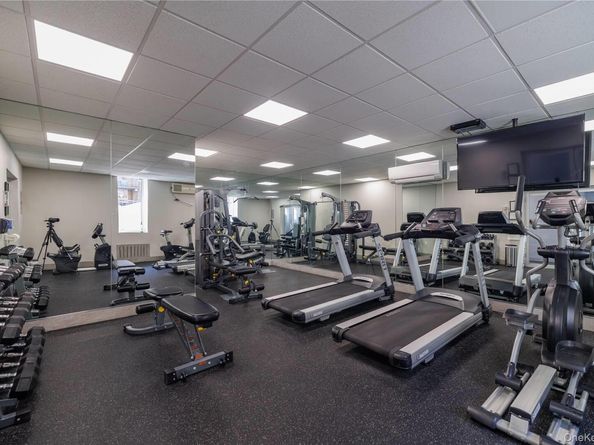 666 Shore Road 6M, Long Beach NY 11561