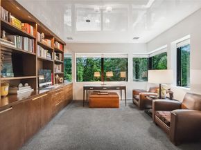 7 Folie Court, Manhasset NY 11030