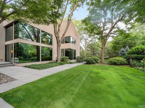 7 Folie Court, Manhasset NY 11030