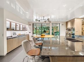 7 Folie Court, Manhasset NY 11030