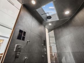 7 Folie Court, Manhasset NY 11030