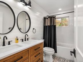 7 Barrington Place, Melville NY 11747