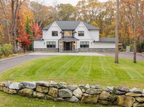 7 Barrington Place, Melville NY 11747