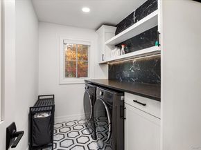 7 Barrington Place, Melville NY 11747