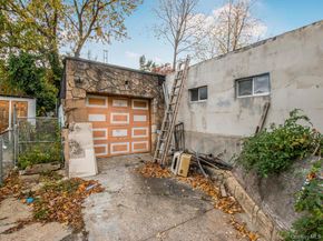 1012 E 225th Street, Bronx NY 10466