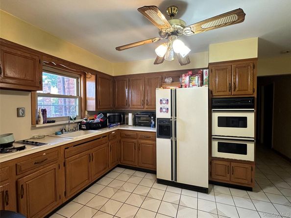 141-33 255th Street, Rosedale NY 11422