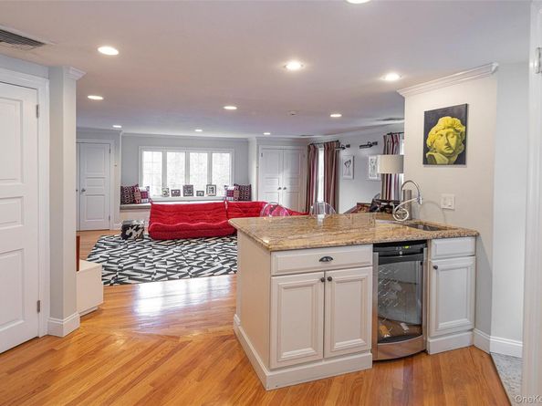 52 Woodland Avenue, Bronxville NY 10708