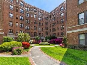 11 Alden Road 6L, Larchmont NY 10538