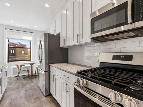 11 Alden Road 6L, Larchmont NY 10538