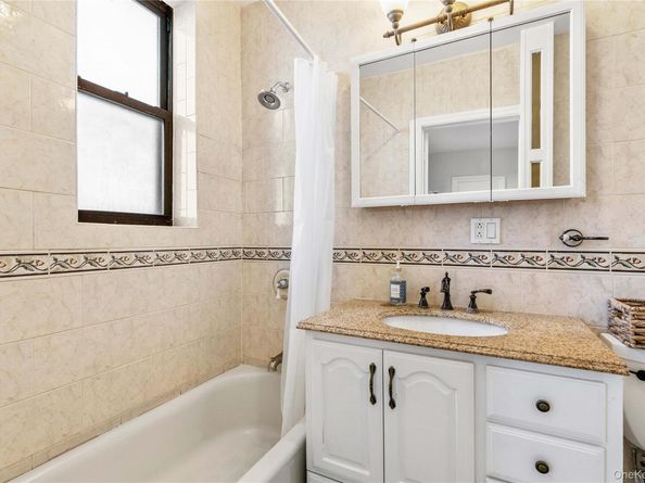 11 Alden Road 6L, Larchmont NY 10538