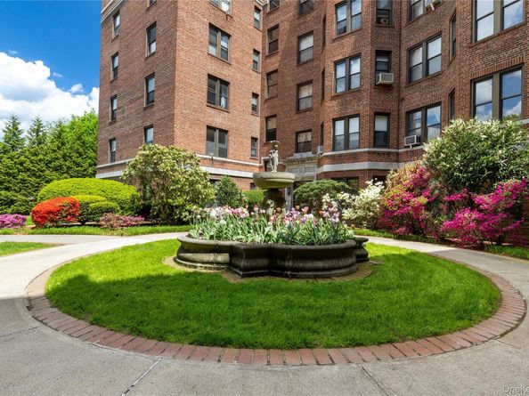 11 Alden Road 6L, Larchmont NY 10538