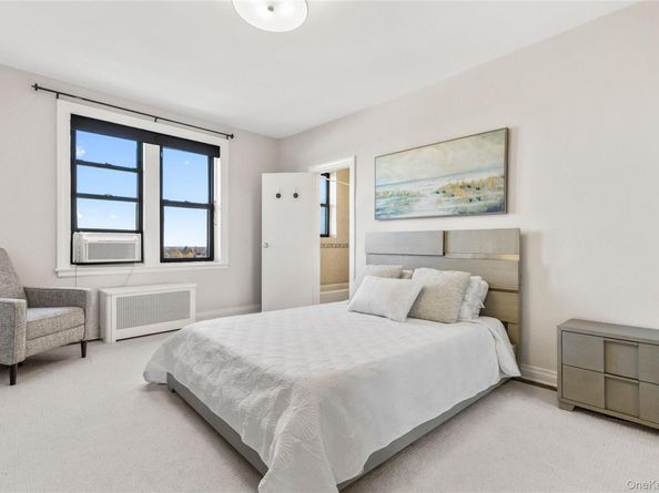 11 Alden Road 6L, Larchmont NY 10538