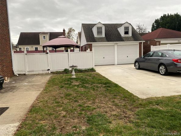 192 Beech Street, Valley Stream NY 11580