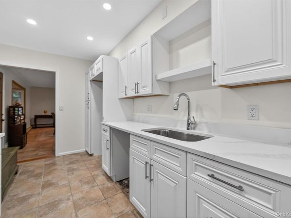 126 Mountaindale Road, Yonkers NY 10710