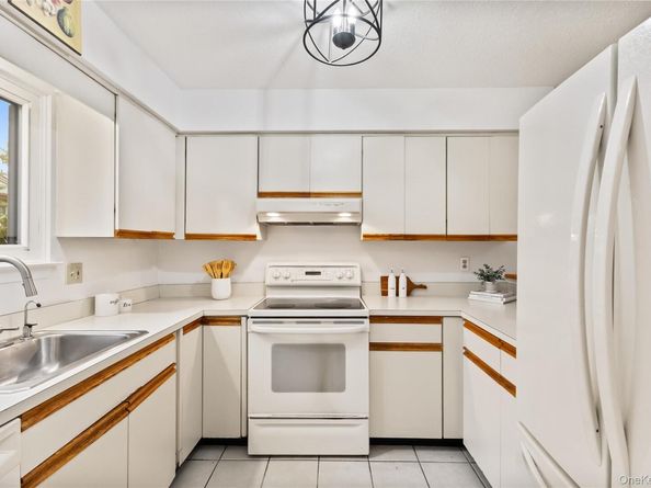 46 Scenic View, Yorktown Heights NY 10598