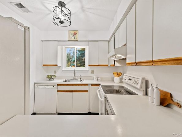 46 Scenic View, Yorktown Heights NY 10598