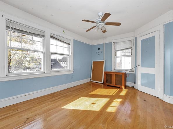 73 Peterson Place, Lynbrook NY 11563